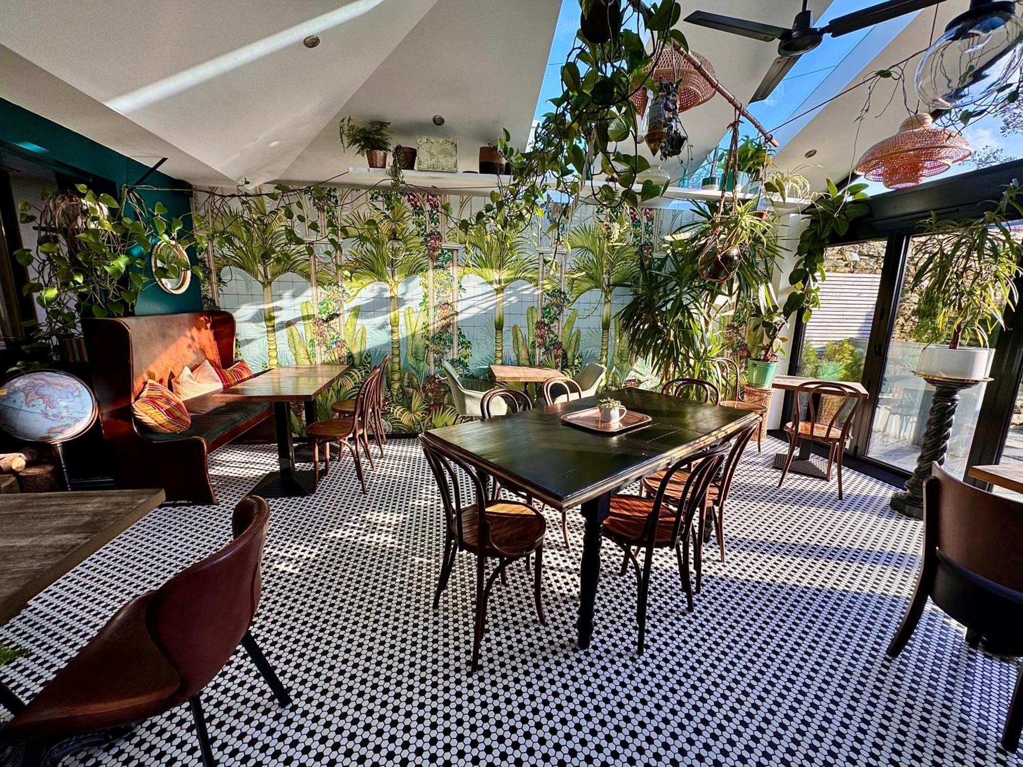 ソルカム Brightham House - Exclusively For Adults Bed & Breakfast エクステリア 写真