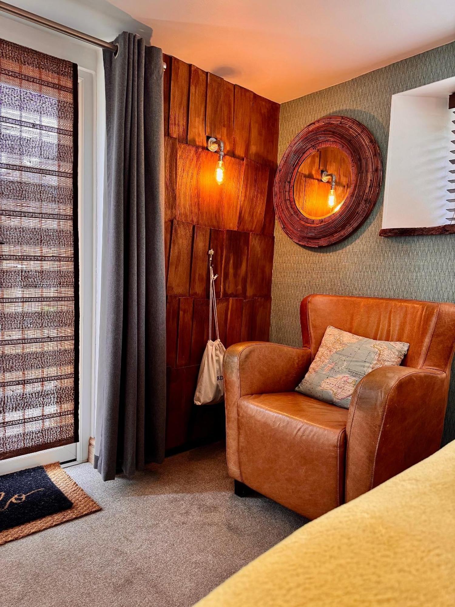 ソルカム Brightham House - Exclusively For Adults Bed & Breakfast エクステリア 写真